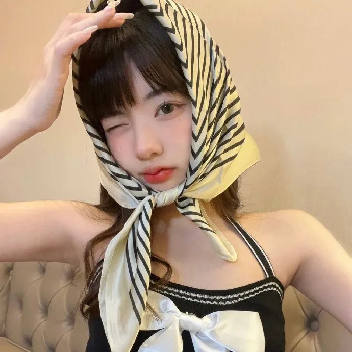 采蘑菇的夫妇